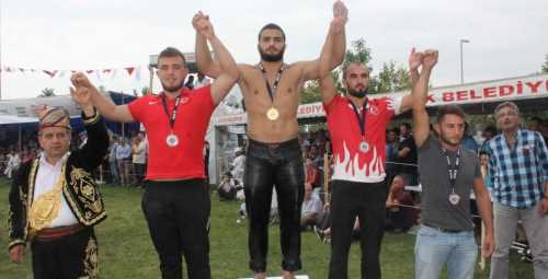 Çorumlu Güreşçi Gölcük'te gururumuz oldu