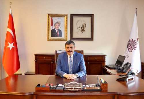 Çorumlu Valisine sahip çıktı