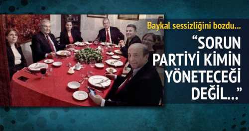 Deniz Baykal CHP'deki "yeni şeyleri" yorumladı. Baykal "Yeni şeyler söylemek lazım" dedi ama partilileri de uyardı; Partinin kurucu felsefesine de sahip çıkılması gerekiyor.