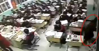 Ders'de Bunalıma Giren Öğrenci Camdan Kendini Attı