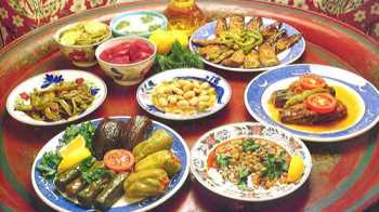 DİYETİSYENLER UYARDI : İFTARDA YAPILMASI GEREKENLER