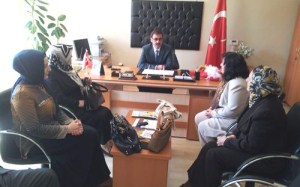 AK PARTİ OTİZMLİ ÇOCUKLARI ZİYARET ETTİ 