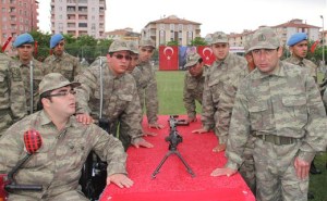 ..................BÜTÜN ENGELLEMELERE RAĞMEN ASKERLER