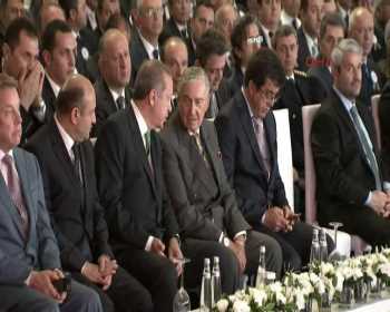 Erdoğan ve  Koç arasında buzları eriten kare