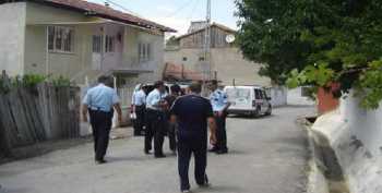 EVİ TOPTAN SOYMAYA KALKTILAR