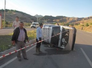 İSKİLİP'TE ÜST ÜSTE  KAZA 