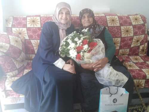 Feyza Aşgın bayramda ulu çınarları unutmadı