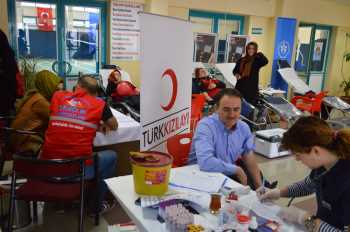 GENÇLER: "KAN VER, HAYATA CAN" VER SLOGANI İLE KAMPANYA BAŞLATTI