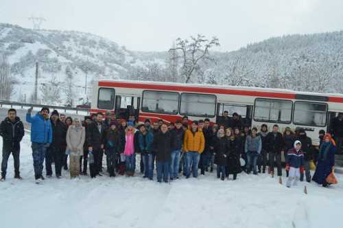 Gençler Yaban Hayvanları için Doğaya Yem ve Yiyecek Bıraktı