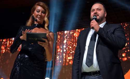 Golonya Cumhuriyetinde  Yılın En İyisi Seçildi