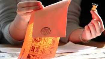 Görme engelliler için kabartmalı oy pusulası geliyor