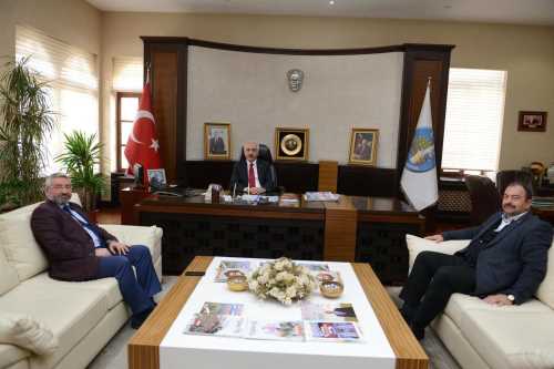 H.İ.Aşgın'dan Çiftçi ve Gül'e Ziyaret