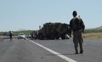 Hakkari'de askeri Zırhlı araca bombalı saldırı: 2 şehit