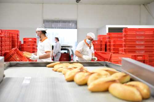 Halk Ekmek’ten Sosyal Yardımlaşma vakfına Ekmek 1 TL