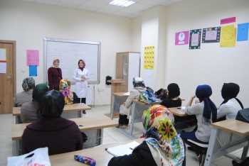 HATİCE KÜLCÜ  AÇIK ÖĞRETİM DERSLERİNE DESTEK VERDİ