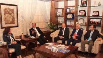 HEMŞİRELER HAFTASI KAPSAMINDA VALİ KARA’YA ZİYARET