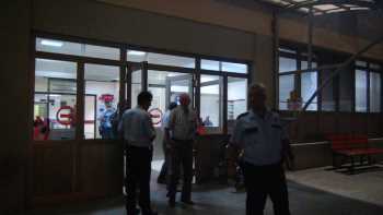 Hırsızlar yaşlı çifti evlerinde eter koklatarak bayılttı