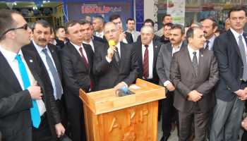 İçişleri Bakanı Efkan Ala İskilip ilçesinde AK Parti seçim bürosunu ziyaretti etti 