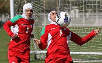 İran'daki kadın spor kulüplerinde cinsiyet denetimi