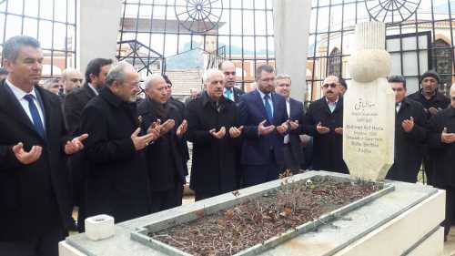 İSKİLİPLİ ATIF HOCA 92 YILINDA KABRİ BAŞINDA ANILDI