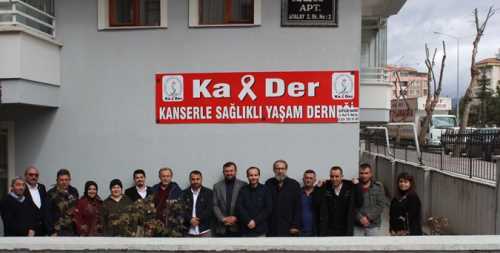 KADER güven tazeledi