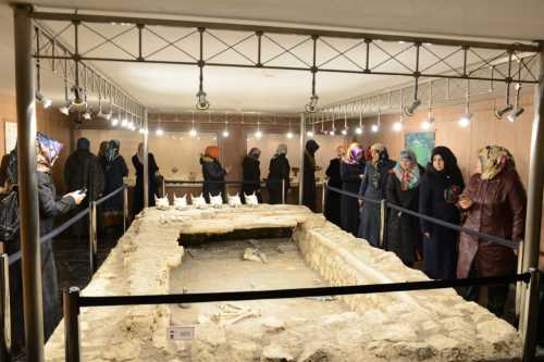 Kadınlar tarihe yolculuk yaptı