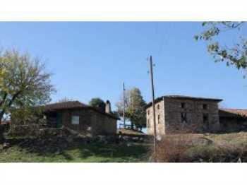 Kargı'da Hayalet Köyde Tek Başına