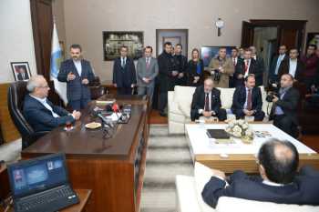 KÜLCÜ BAKAN ELVAN'A BRİFİNG VERDİ 