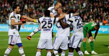 Lider Fenerbahçe farka koşuyor