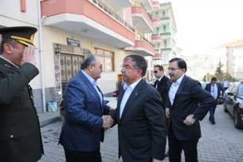 Milli Savunma Bakanı İsmet Yılmaz Kemelek'in Ailesine Başsağlığı Ziyareti