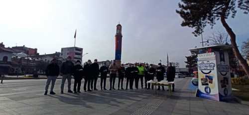 Muhtar Seydi Demiray'dan gazetecilere kutlama pastası 