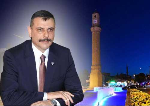 Mustafa Çiftçi,7 diplomalı vali, 8'inci mezuniyetine hazırlanıyor