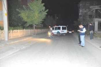 Osmancık Caddesinde bir iş yeri kurşunlandı