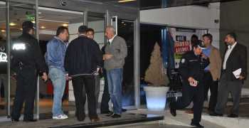 OTEL'E SİLAHIYLA GELDİ  VURDU VE KAÇTI