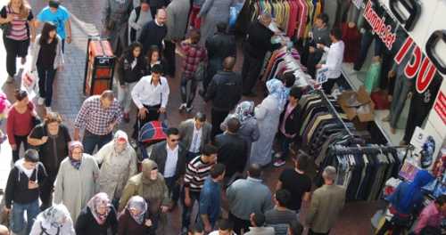Ramazan Bayramı’na bir gün kala Çorum’da piyasaları oldukça hareketli geçiyor