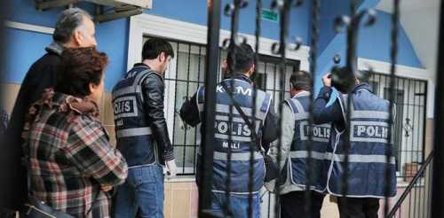 Resmi Gazete’de yayınlanan ilk OHAL kararnamesiyle FETÖ’nün Çorum’daki tüm okul, yurt, dernek ve sendikalarının tamamı kapatıldı.