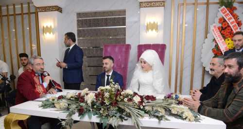 Samet Tuncay Bayatlı ve Elif Kaydı çiftinin mutlu günü