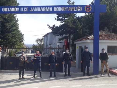 Şapinuva Kadeş Derneği Yüz Koruyucu Siperlik hediye etti