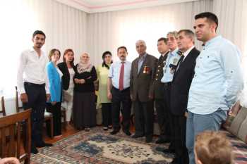 ŞEHİT KOÇ  AİLESİNE BAYRAM ZİYARETİ