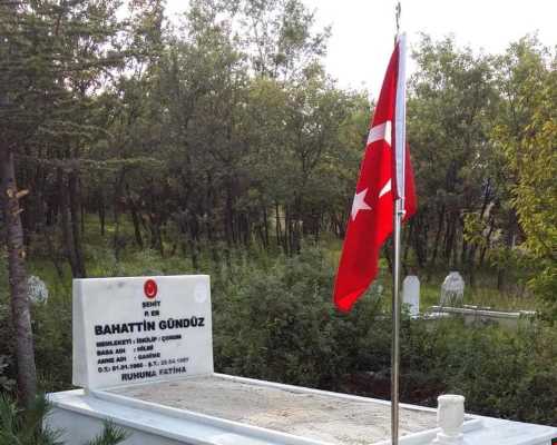 Şehit Mezarlarının Yapım,Bakım, Onarım işleri devam ediyor