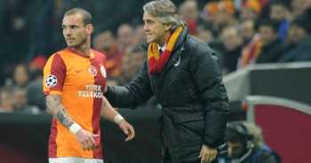  Sneijder için, hocası Van Gaal, “Yedek kalabilir” mesajı verdi