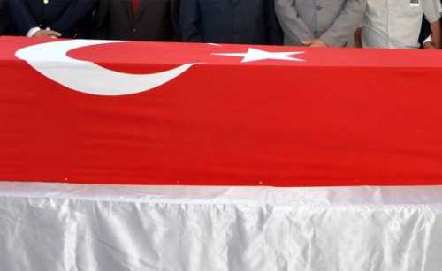 Sur'da vurulan özel harekat polisi şehit oldu