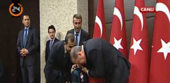 Suriyeli minik Erdoğana İstiklal Marşı'nı okudu 