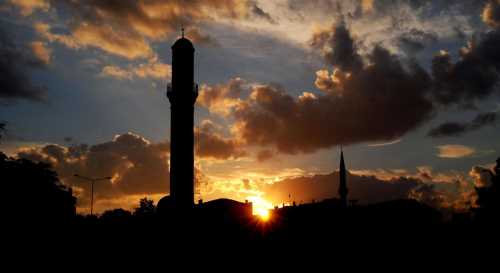 Teravih Namazını Camilerde Değil Evlerimizde Kılmak Uygun