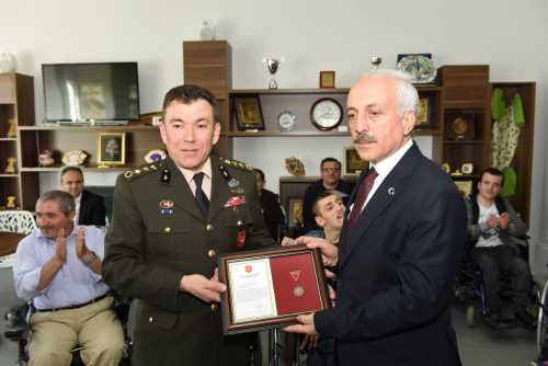 TSK'dan Engellilere Teşekkür Belgesi