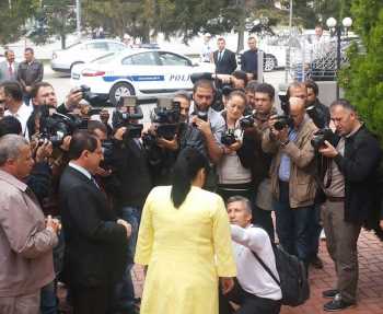 VALİ BAŞKÖY GÖZ YAŞLARI İÇİNDE UĞURLANDI