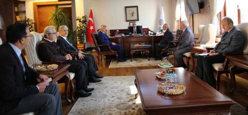 Vali Kılıç, muhtarlar fedakarca görev yapıyor