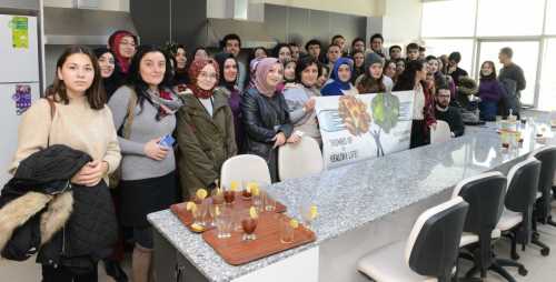 Yabancı konuklar Buhara Kültür Merkezi’ni gezdiler