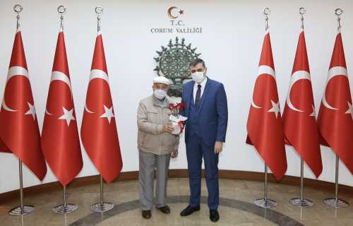 Yaşlı Zarif amcanın Vali Sevgisi