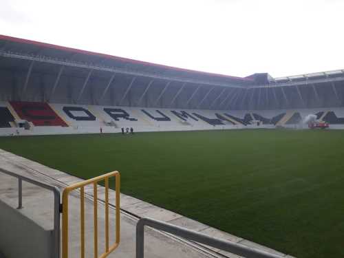 Zemin  tamamen Çimlendi Güzellik ortaya çıktı 